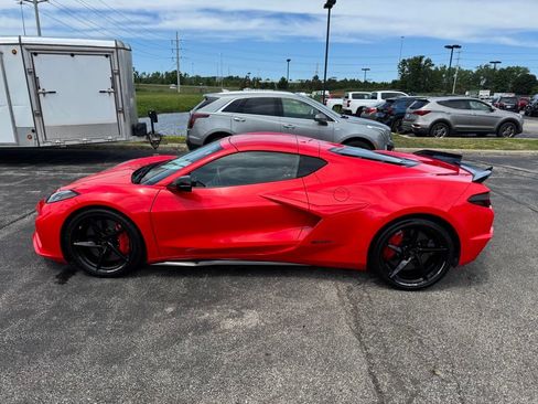 Used 2025 Chevrolet Corvette E-Ray w/ Stealth Interior Trim Package AWD/4WD image 4