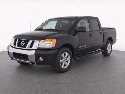 Used 2014 Nissan Titan SV w/ SV Value Truck Package AWD/4WD image 3