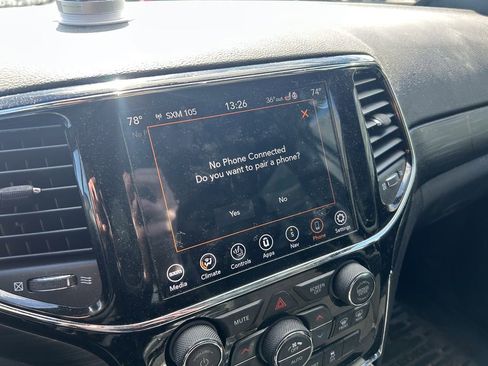 Used 2020 Jeep Grand Cherokee Laredo w/ Quick Order Package 2BN North image 24