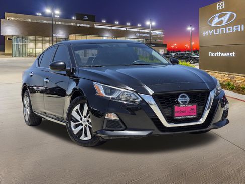Used 2021 Nissan Altima 2.5 S w/ Driver Assist Package FWD image 3