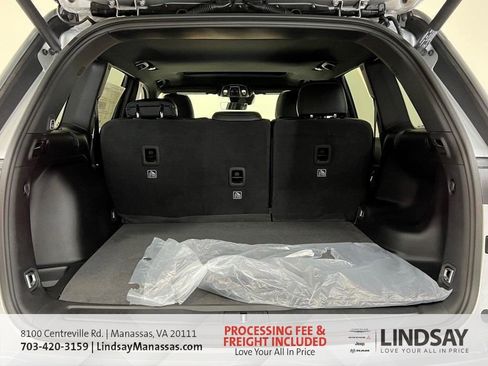 New 2025 Jeep Grand Cherokee Altitude AWD/4WD image 8