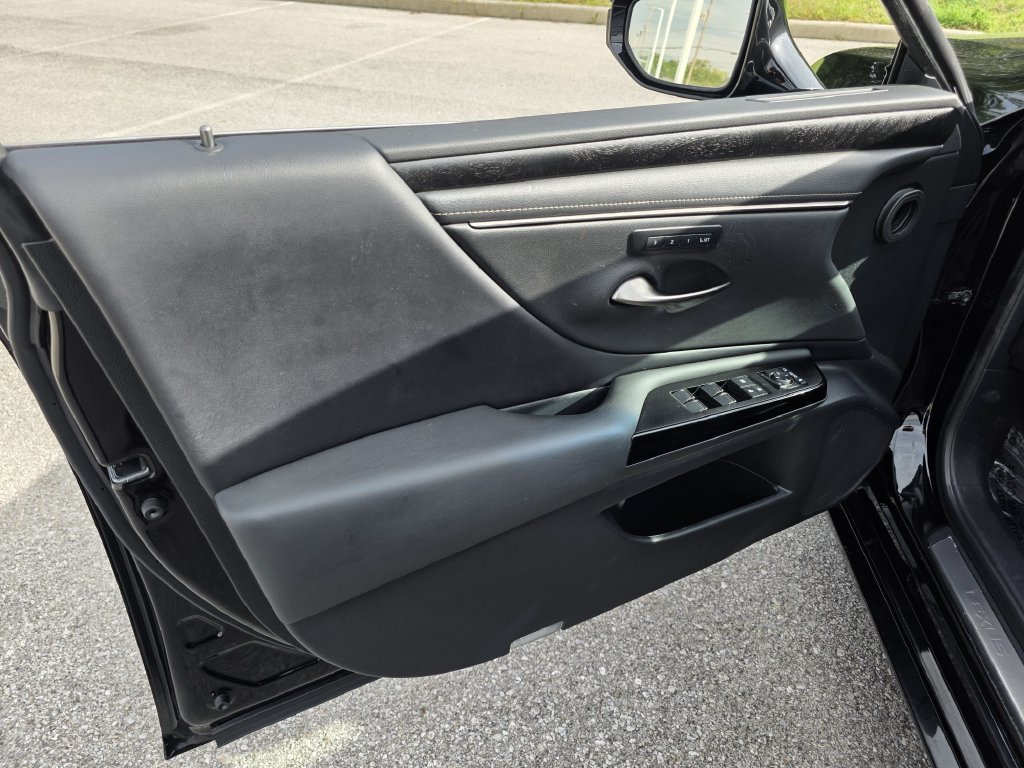 Certified 2022 Lexus ES 350 w/ Premium Package FWD image 17