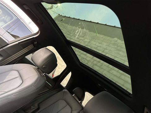 Used 2023 Audi Q3 2.0T Premium Plus w/ Premium Plus Package image 12