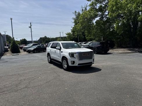 Used 2021 GMC Yukon Denali image 3