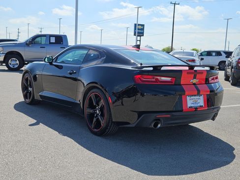 Used 2018 Chevrolet Camaro LT w/ Technology Package image 5