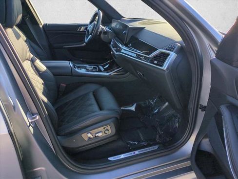 Used 2023 BMW X7 xDrive40i w/ M Sport Package AWD/4WD image 24