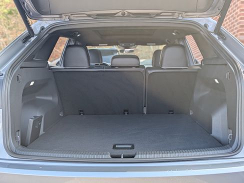 Used 2024 Volkswagen Atlas Cross Sport SEL Premium R-Line image 20