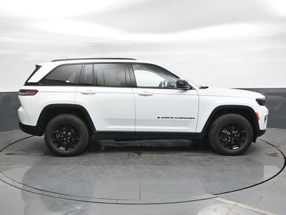 Used 2025 Jeep Grand Cherokee Altitude