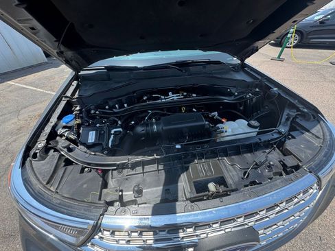 Used 2023 Ford Explorer Limited image 32