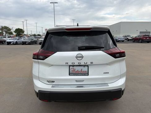 New 2026 Nissan Rogue SV AWD/4WD image 3