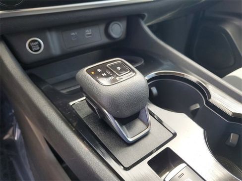 Used 2023 Nissan Rogue S image 27