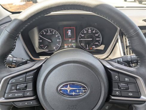 New 2025 Subaru Outback Limited image 32