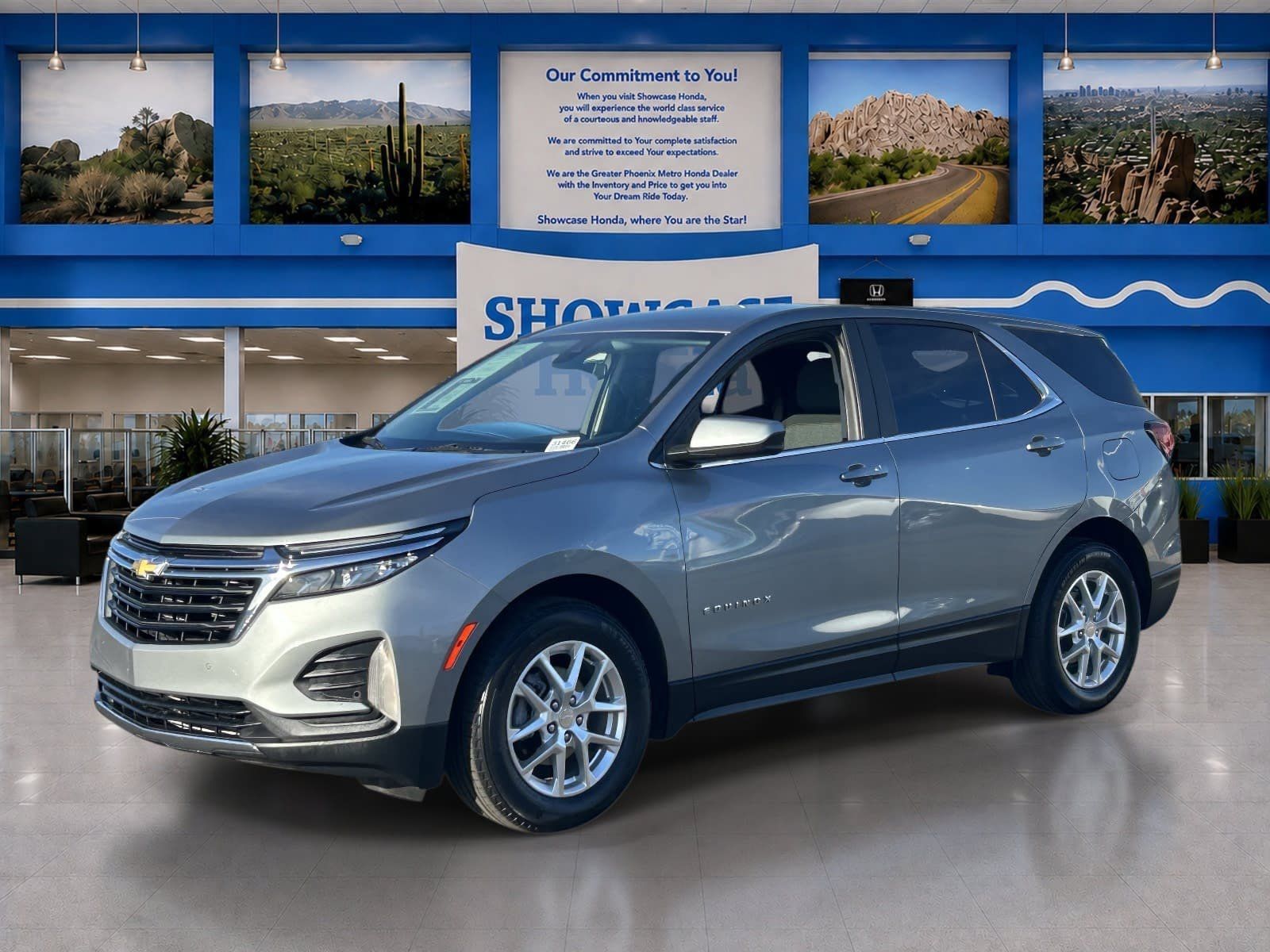 Used 2024 Chevrolet Equinox LT FWD image 2