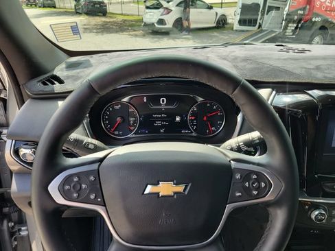 Used 2023 Chevrolet Traverse Premier FWD image 24