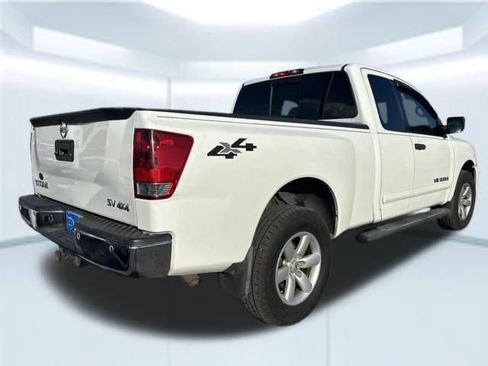 Used 2014 Nissan Titan SV w/ SV Value Truck Package AWD/4WD image 6