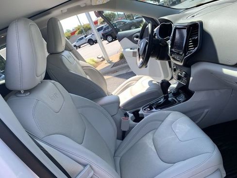 Used 2022 Jeep Cherokee Limited w/ Elite Package AWD/4WD image 14