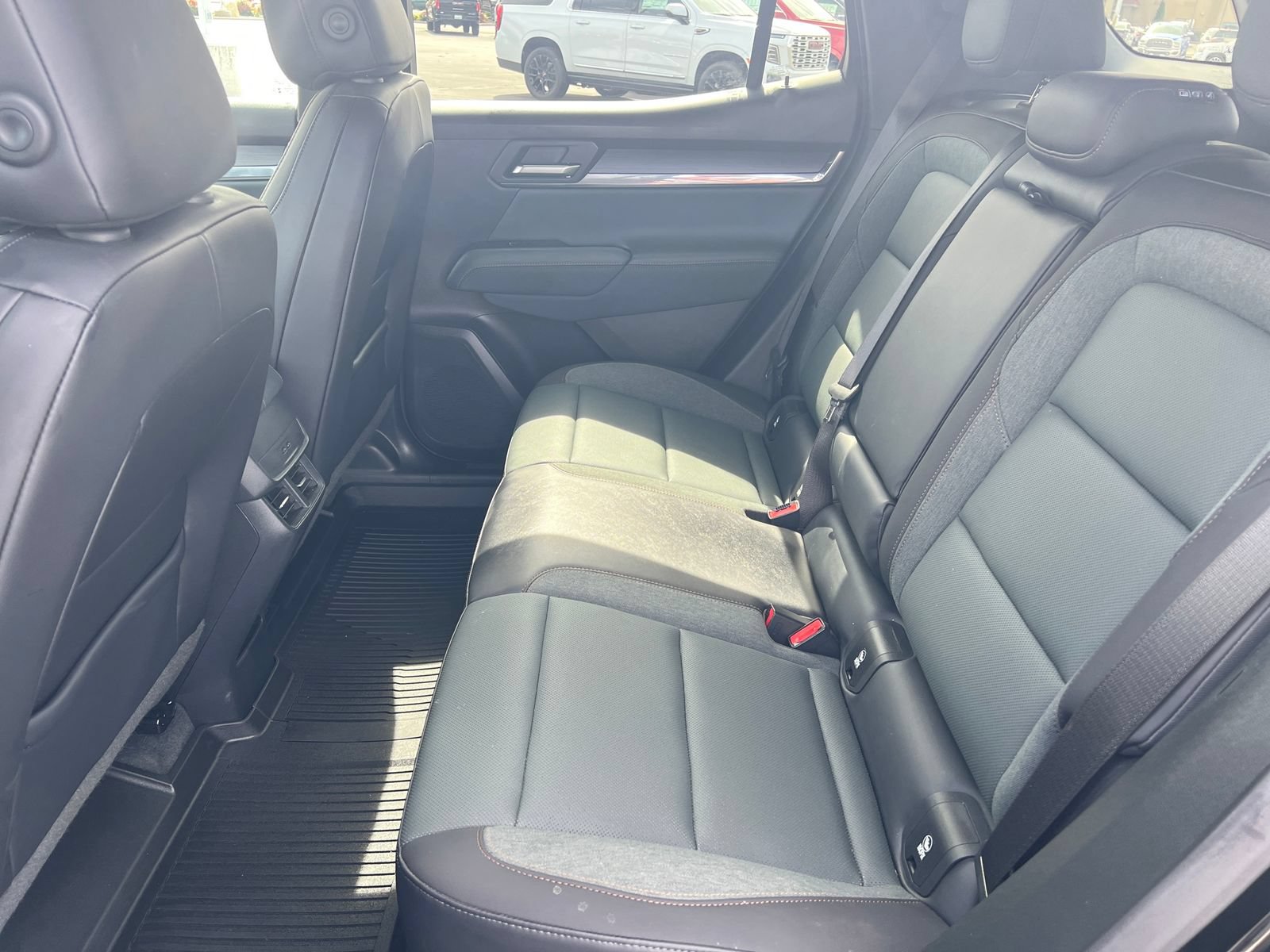 New 2026 GMC Terrain AT4 w/ LPO, Black Badging Package AWD/4WD image 25