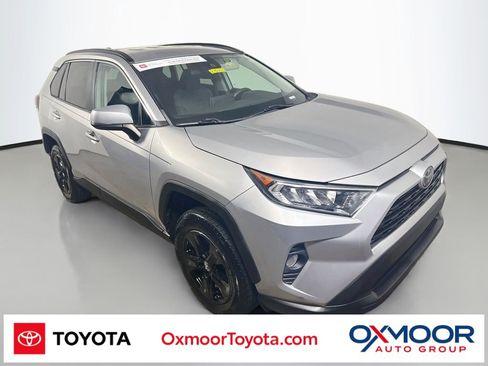Used 2020 Toyota RAV4 XLE FWD image 1
