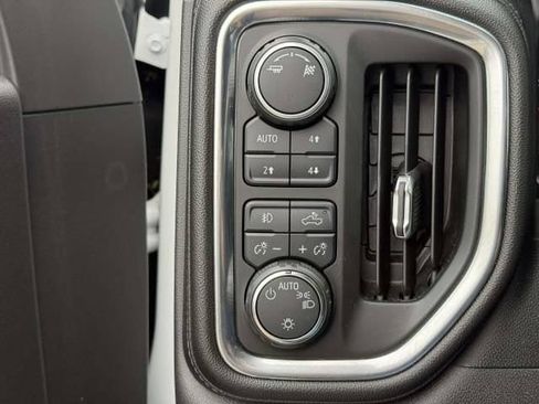 Used 2019 Chevrolet Silverado 1500 LT Trail Boss w/ Convenience Package AWD/4WD image 19