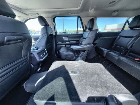 Used 2025 Ford Expedition Max Platinum image 8