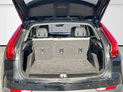 Used 2023 Cadillac XT4 Luxury w/ Cold Weather Package image 28