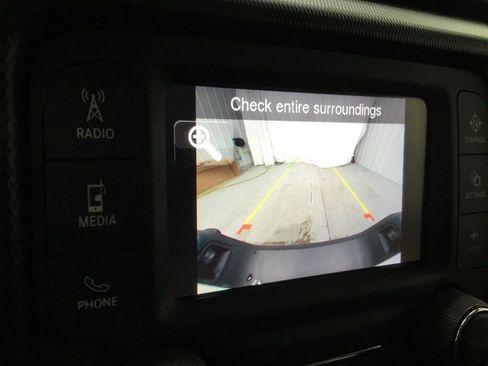 Used 2021 Jeep Gladiator Sport image 10