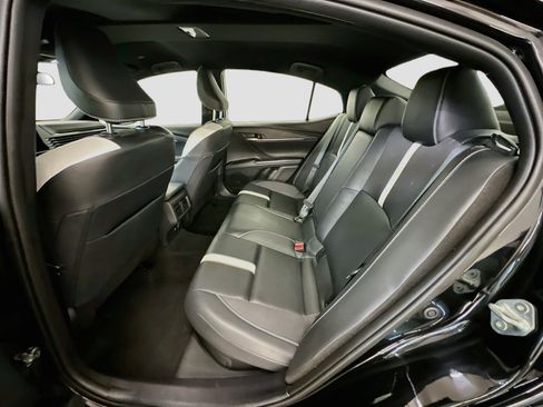 Used 2025 Toyota Camry SE FWD image 29