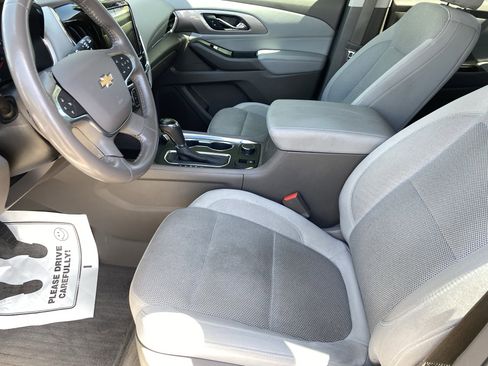 Used 2019 Chevrolet Traverse LT FWD image 9