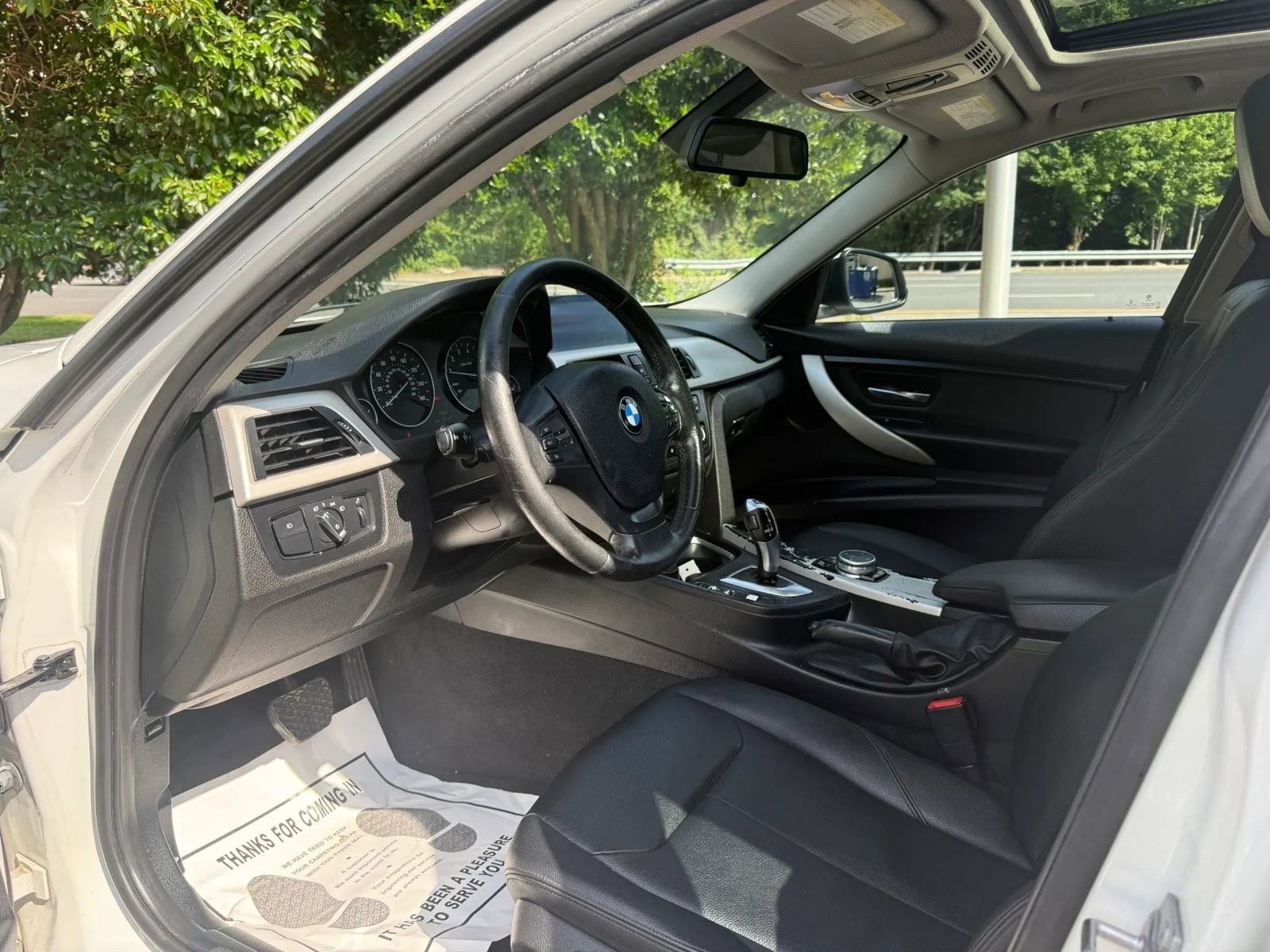 Used 2015 BMW 320i Sedan RWD image 11