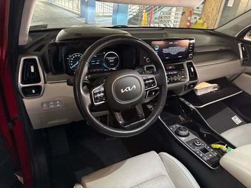 Certified 2023 Kia Sorento SX Prestige AWD/4WD image 6