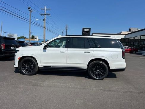 Used 2023 Cadillac Escalade Sport Platinum w/ LPO, ONYX Package image 6