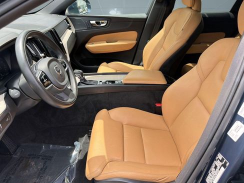 Used 2020 Volvo XC60 T5 Inscription w/ Protection Package FWD image 5