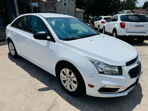 Used 2016 Chevrolet Cruze LS FWD image 1