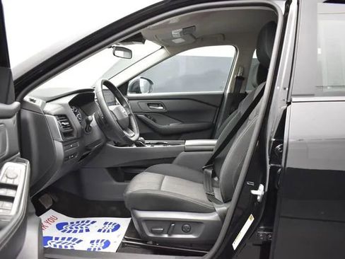 Used 2025 Nissan Rogue SV FWD image 14