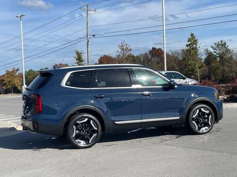 New 2025 Kia Telluride S image 8