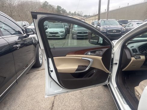 Used 2015 Buick Regal Premium w/ Experience Buick Package image 8