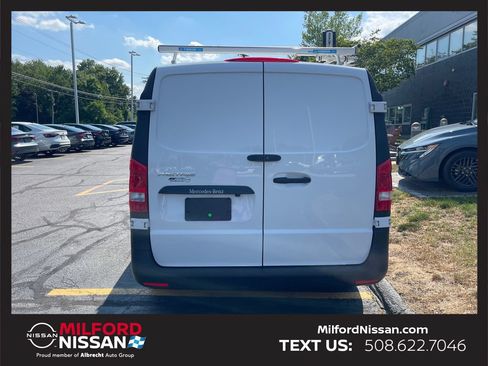 Used 2023 Mercedes-Benz Metris image 4