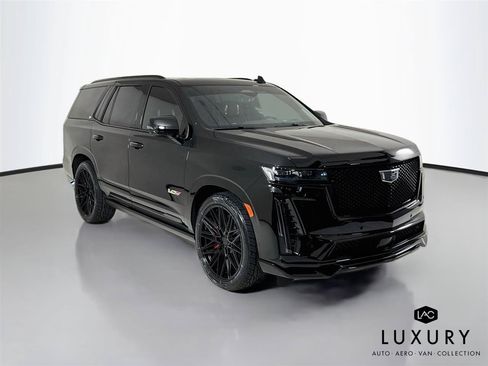 Used 2023 Cadillac Escalade V w/ LPO, ONYX Package AWD/4WD image 3
