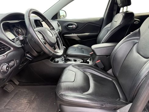 Used 2019 Jeep Cherokee Limited AWD/4WD image 9