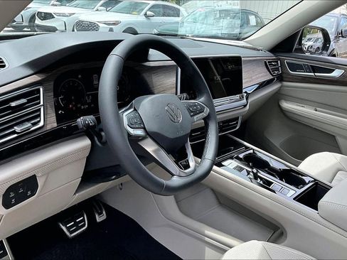 New 2026 Volkswagen Atlas SEL Premium R-Line AWD/4WD image 14