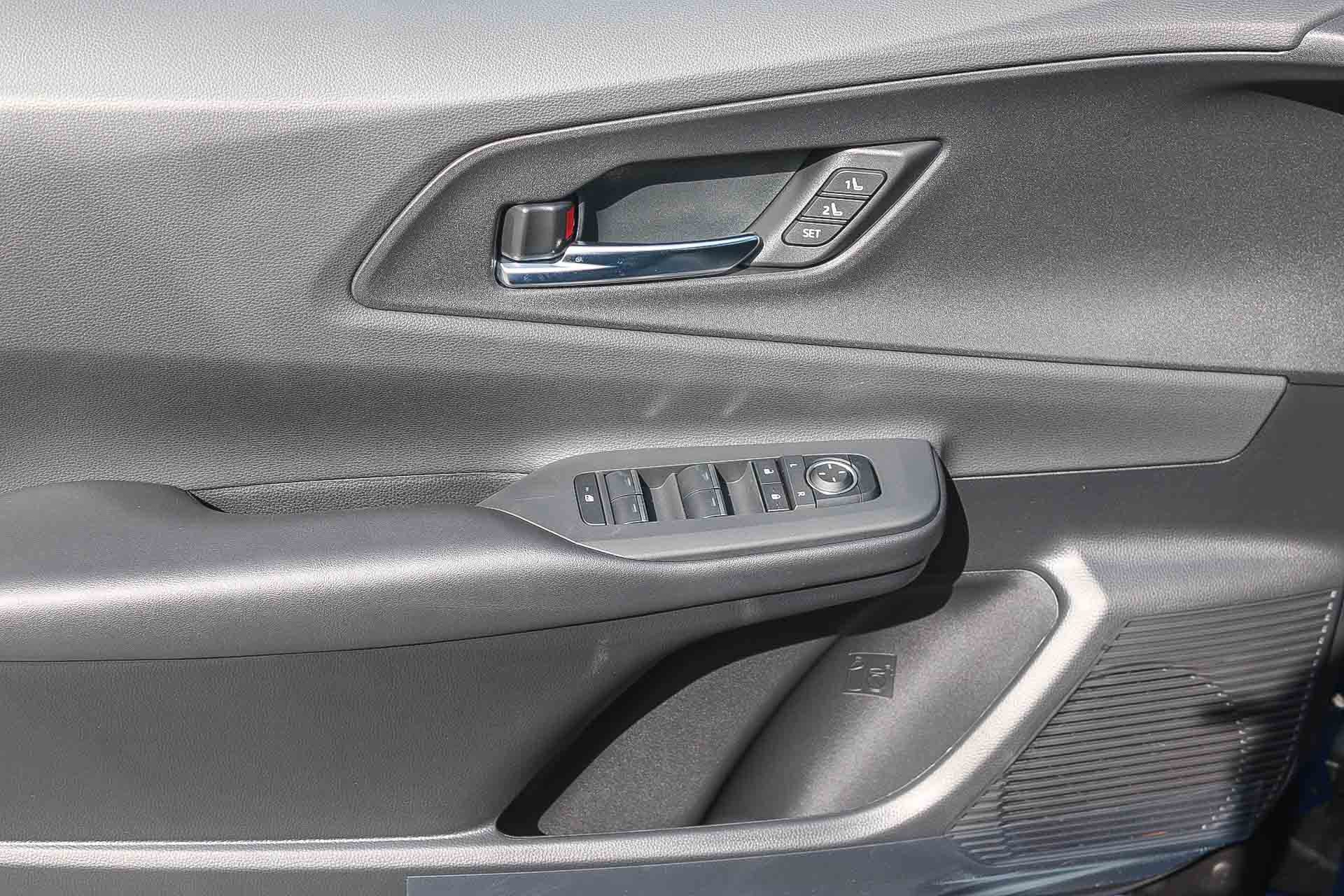 New 2026 Toyota Prius Plug-In Hybrid w/ Limited Premium Package FWD image 23