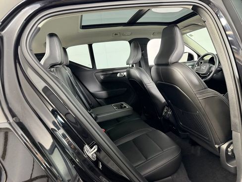 Used 2025 Volvo XC40 B5 Core image 25