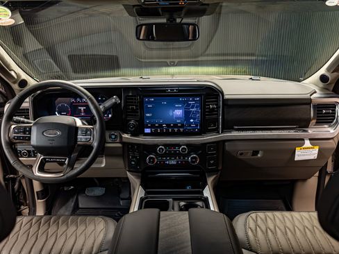 Used 2026 Ford F450 Platinum w/ Platinum Plus Package image 18