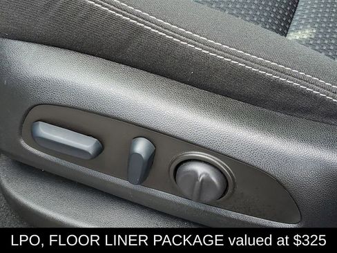 Used 2022 GMC Terrain SLE w/ Driver Convenience Package image 7