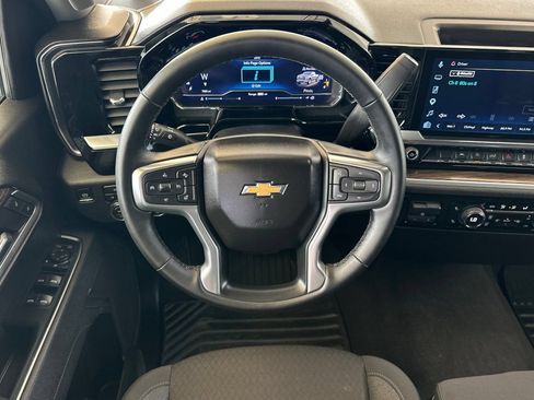 Used 2025 Chevrolet Silverado 1500 LT AWD/4WD image 14