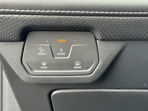 Used 2024 Volkswagen Atlas SE FWD image 29