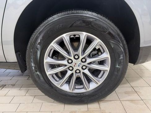 Used 2023 Buick Enclave Essence AWD/4WD image 22