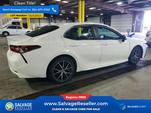 Used 2021 Toyota Camry SE image 4
