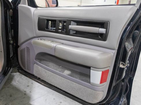 Used 1995 Chevrolet Impala SS RWD image 35