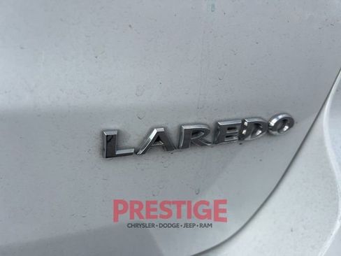 Used 2021 Jeep Grand Cherokee Laredo image 15